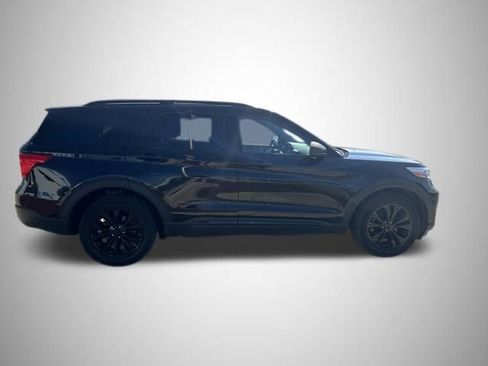 Used 2021 Ford Explorer XLT image 6
