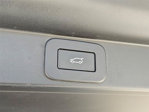 Used 2023 Land Rover Range Rover Long Wheelbase SE AWD/4WD image 28