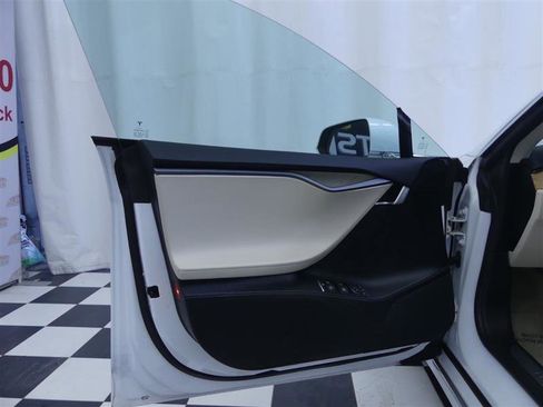 Used 2018 Tesla Model S 100D image 24