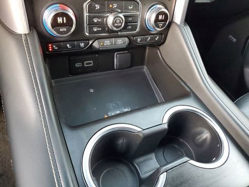 Used 2024 GMC Yukon SLT RWD image 23