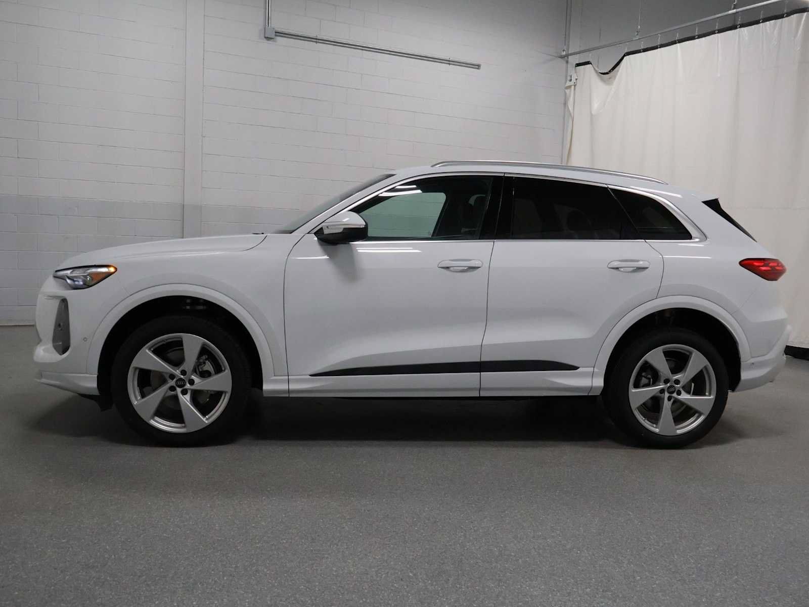 New 2026 Audi Q5 Premium AWD/4WD image 2