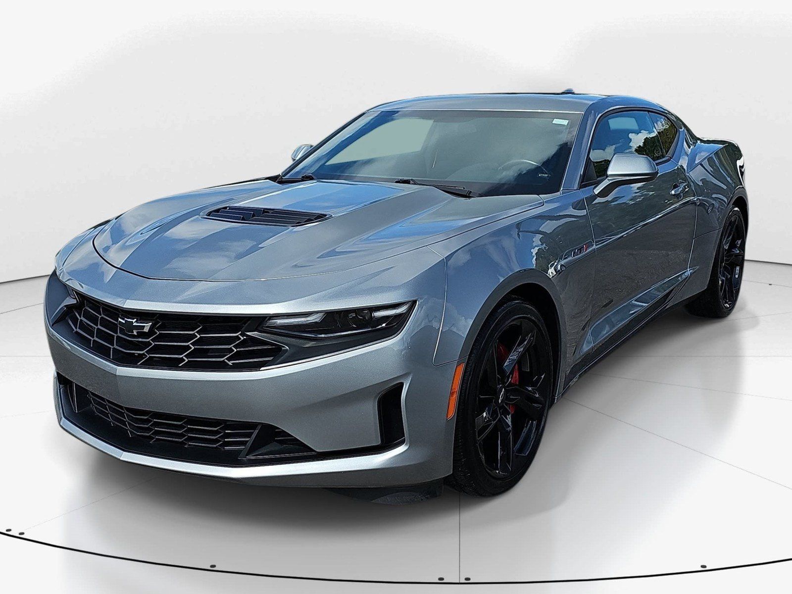 Used 2024 Chevrolet Camaro LT w/ Technology Package RWD image 8