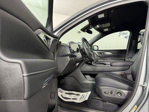 New 2025 Chevrolet Traverse LT w/ Driver Confidence Package image 11