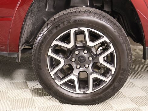 Used 2025 RAM 1500 Laramie AWD/4WD image 21