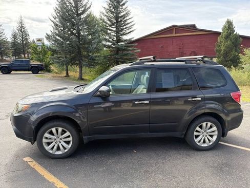 Used 2012 Subaru Forester 2.5X Premium AWD/4WD image 4