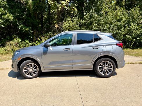 Used 2021 Buick Encore GX Select w/ Sport Touring Package AWD/4WD image 5