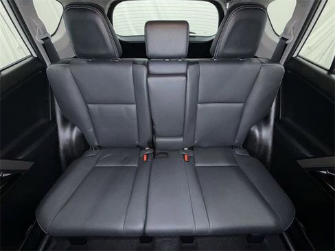 Used 2018 Toyota RAV4 Limited image 23