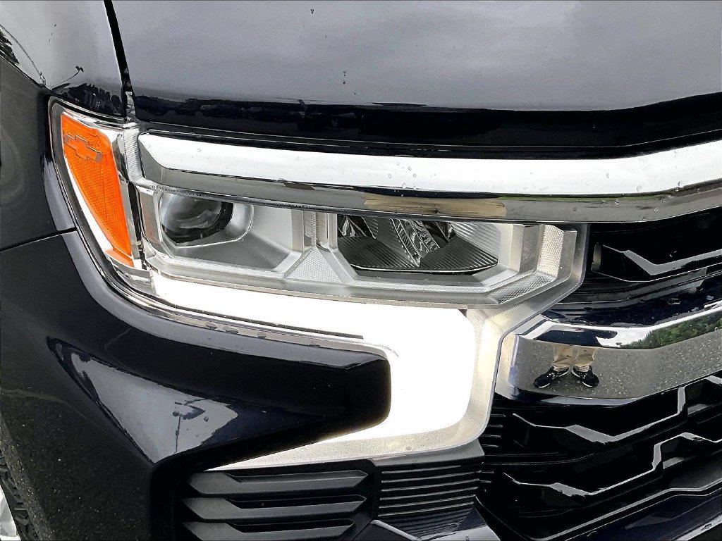 Used 2024 Chevrolet Silverado 1500 LT AWD/4WD image 34