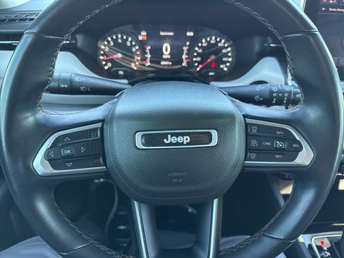 Used 2022 Jeep Compass Limited AWD/4WD image 19