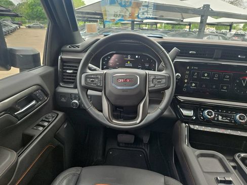 Used 2025 GMC Sierra 2500 AT4 w/ AT4 Premium Plus Package AWD/4WD image 13