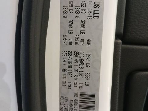 Used 2017 Jeep Grand Cherokee Limited AWD/4WD image 25