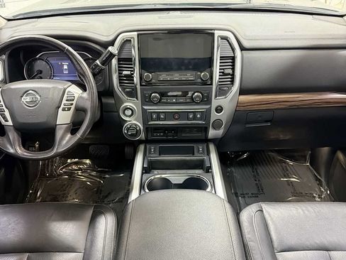 Used 2020 Nissan Titan SL w/ Moonroof Package AWD/4WD image 27
