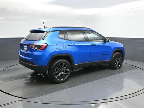 New 2026 Jeep Compass Latitude image 11