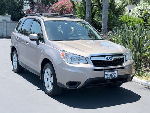 Used 2016 Subaru Forester 2.5i Premium w/ All-Weather Package AWD/4WD image 4