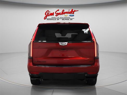 Used 2024 Cadillac Escalade ESV Sport Platinum w/ LPO, ONYX Package image 5