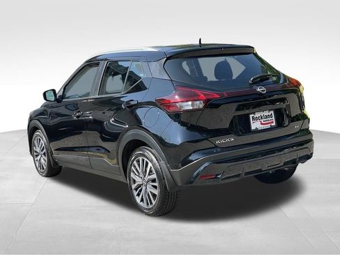Certified 2022 Nissan Kicks SV FWD image 3