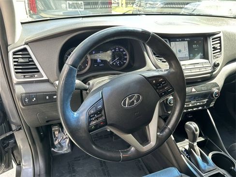 Used 2018 Hyundai Tucson Limited image 11