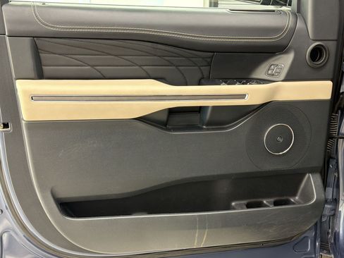 Used 2022 Ford Expedition Max Platinum RWD image 14
