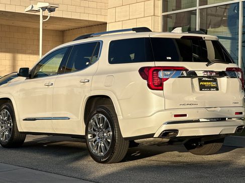 Used 2023 GMC Acadia Denali w/ Denali Ultimate Package image 6