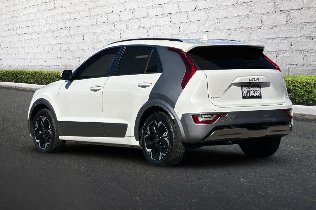 Used 2023 Kia Niro Wave FWD image 6