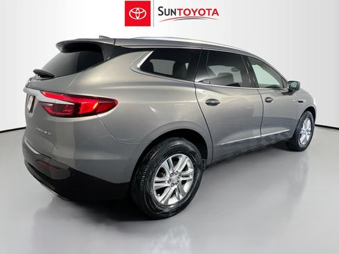 Used 2018 Buick Enclave Essence FWD image 4