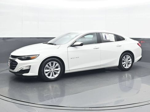 Used 2022 Chevrolet Malibu LT FWD image 2