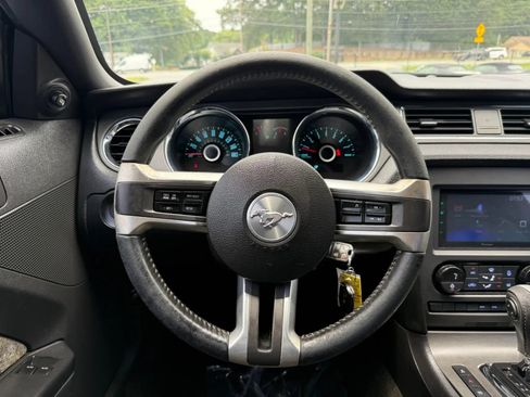 Used 2014 Ford Mustang Coupe RWD image 23