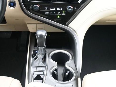 Used 2022 Toyota Camry XLE FWD image 22