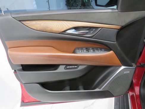 Used 2015 Cadillac Escalade ESV Premium image 33