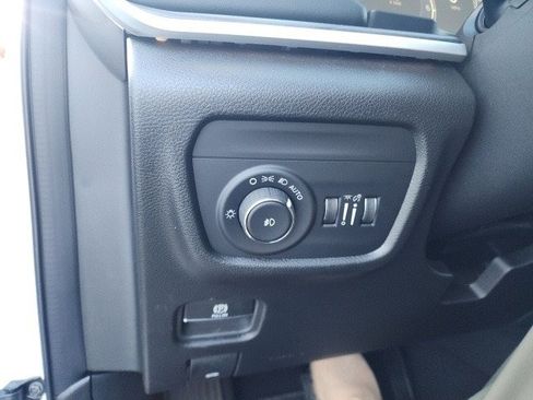 New 2025 Jeep Grand Cherokee Limited image 17