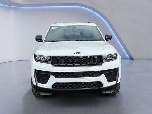 New 2026 Jeep Grand Cherokee Altitude AWD/4WD image 9