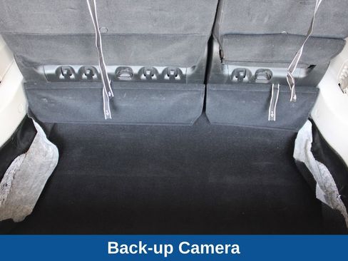 Used 2023 Chrysler Pacifica Touring-L image 16