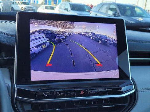 Certified 2024 Jeep Compass Limited image 10