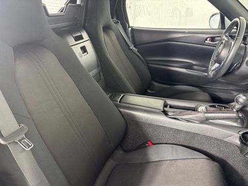 Used 2016 MAZDA MX-5 Miata Sport image 16