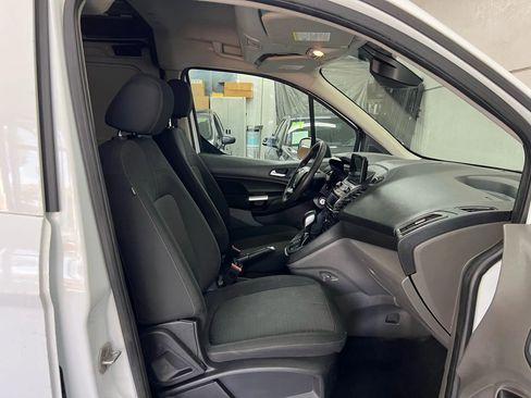 Used 2019 Ford Transit Connect XLT image 17