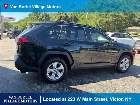 Used 2021 Toyota RAV4 XLE w/ Convenience Package AWD/4WD image 5