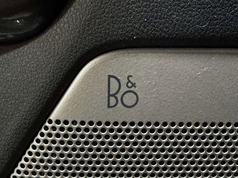 Used 2022 Ford F150 Lariat w/ Equipment Group 502A High image 11