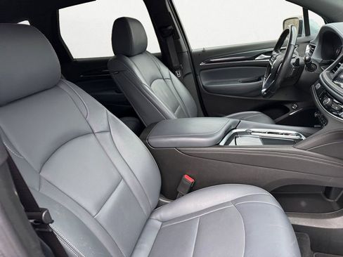 Used 2024 Buick Enclave Premium image 15