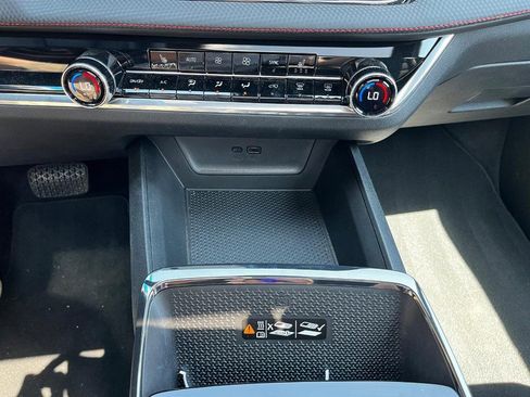 Used 2025 Chevrolet Equinox RS w/ Safety and Technology Package image 20