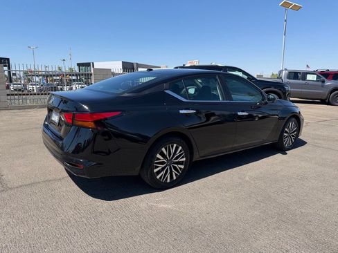 Certified 2025 Nissan Altima 2.5 SV FWD image 6
