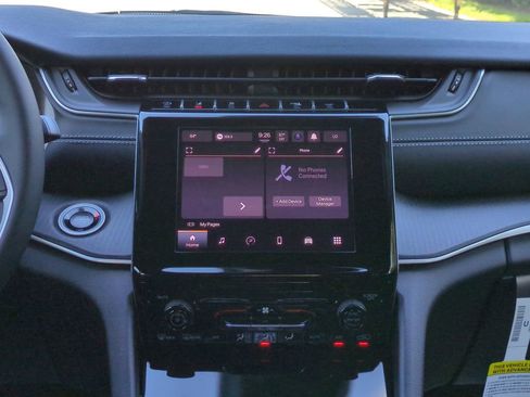 New 2025 Jeep Grand Cherokee Laredo AWD/4WD image 18