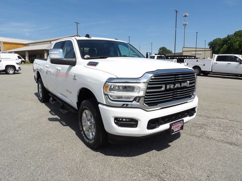 Used 2024 RAM 2500 Laramie AWD/4WD image 11