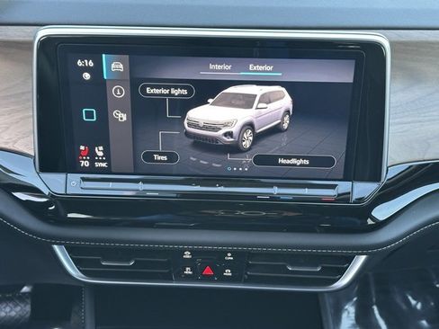 Certified 2024 Volkswagen Atlas SE image 33