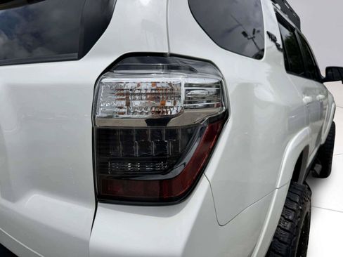 Used 2019 Toyota 4Runner TRD Off-Road AWD/4WD image 17