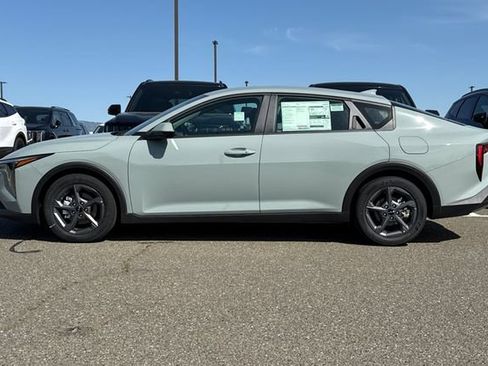 New 2026 Kia K4 FWD image 10