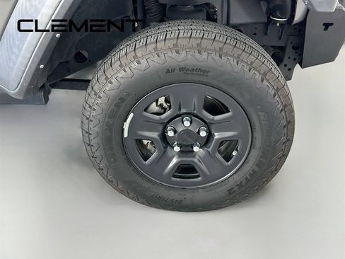 Used 2022 Jeep Wrangler Unlimited Rubicon 4xe w/ Dual Top Group AWD/4WD image 34