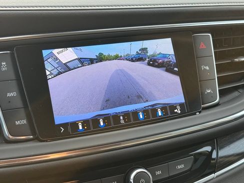 Used 2021 Buick Enclave Avenir w/ Avenir Technology Package AWD/4WD image 4