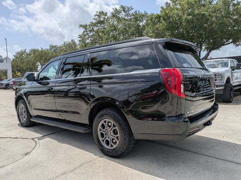 Used 2025 Ford Expedition Max Active AWD/4WD image 6