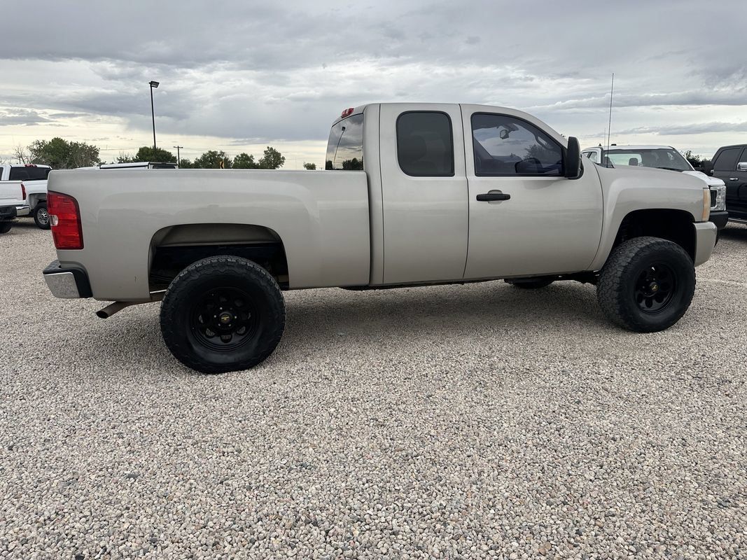 Used 2007 Chevrolet Silverado 1500 LT w/ 1LT Convenience Package RWD image 12