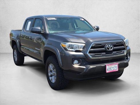 Used 2016 Toyota Tacoma SR5 w/ SR5 Appearance Package (SN) RWD image 3